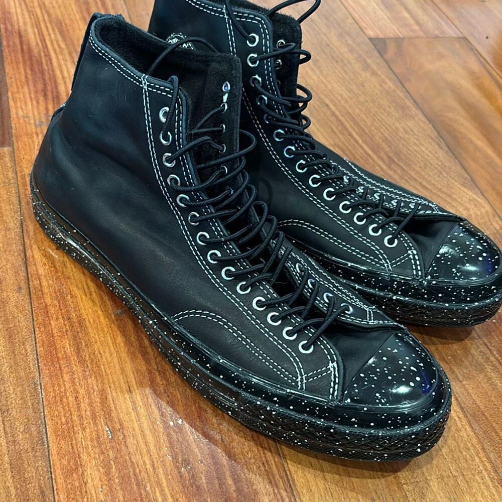 Converse High-Top Sneakers in Black with Speckled Sole, very good condition!